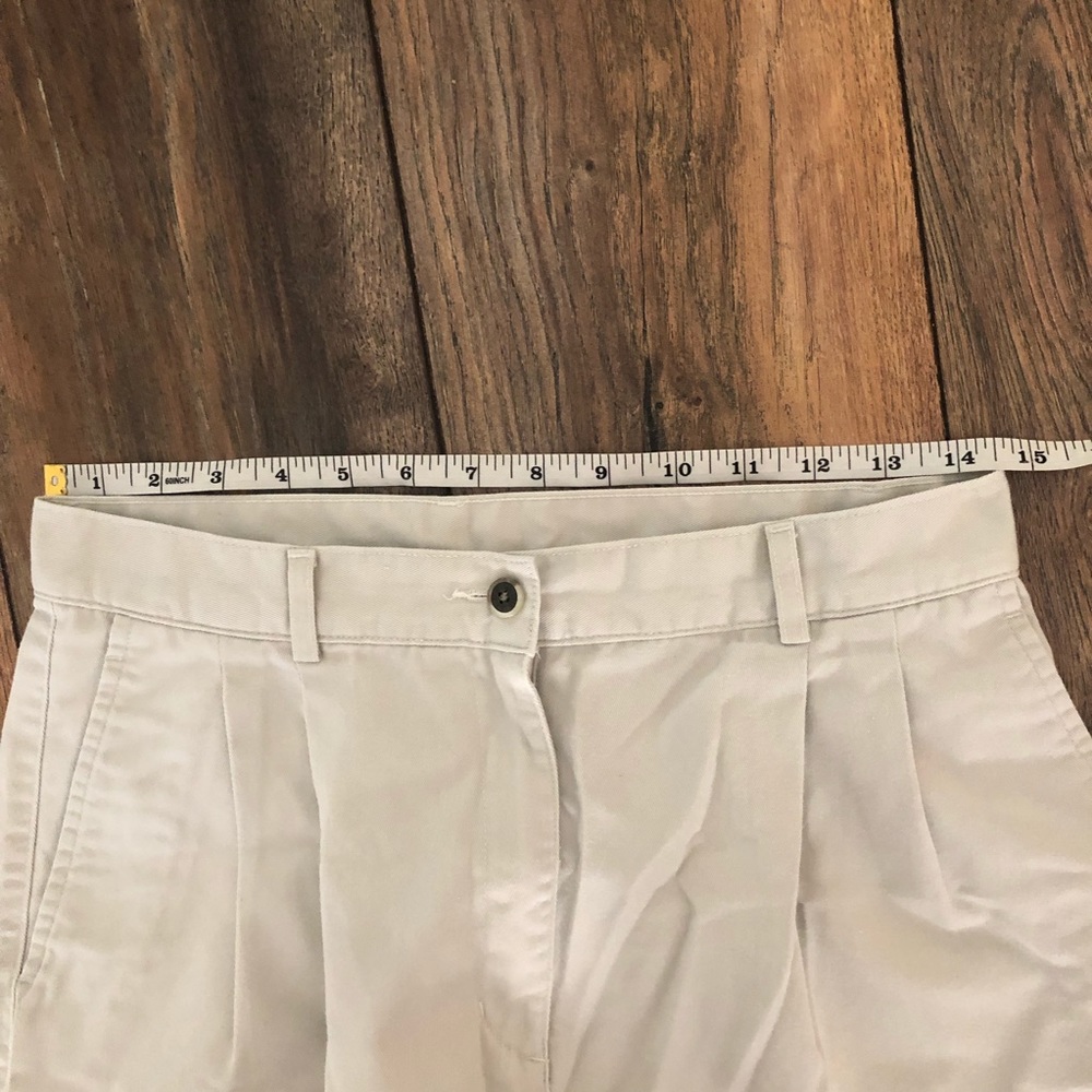 SOLD (DP) VINTAGE High waist pleated front shorts - Picture 4 of 4